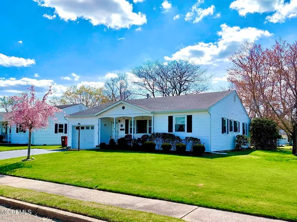 51 Eton Road, Toms River, NJ 08757