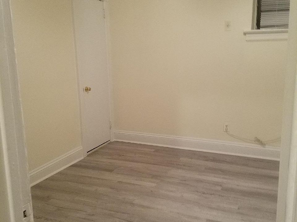 2nd image of 1419 Mayflower Ave Floor Basement