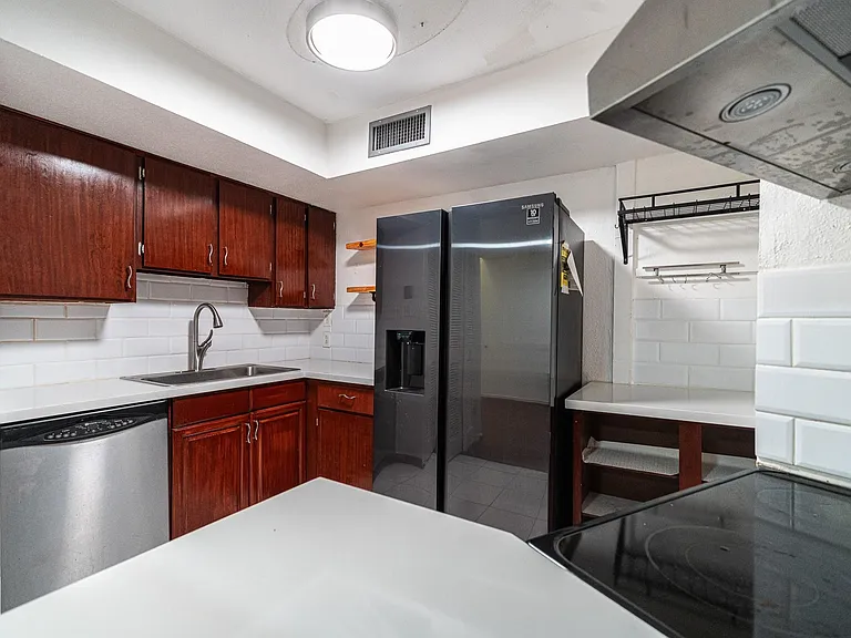 10811 Richmond Ave #39 — Photo 8