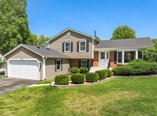 0N487 Cloos Ct, Winfield, IL 60190