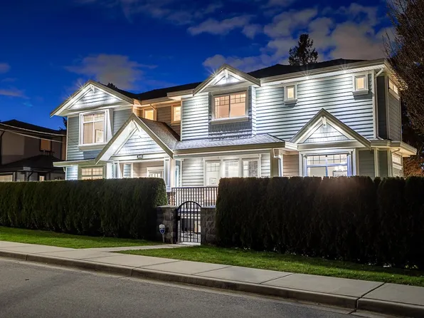 8445 15th Ave, Burnaby, BC V3N 1Y1