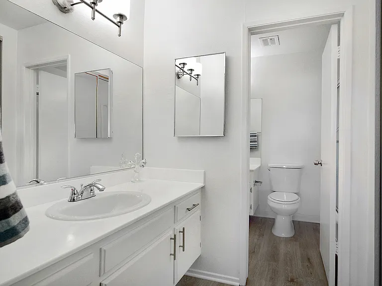ZELZAH APARTMENTS — Photo 26