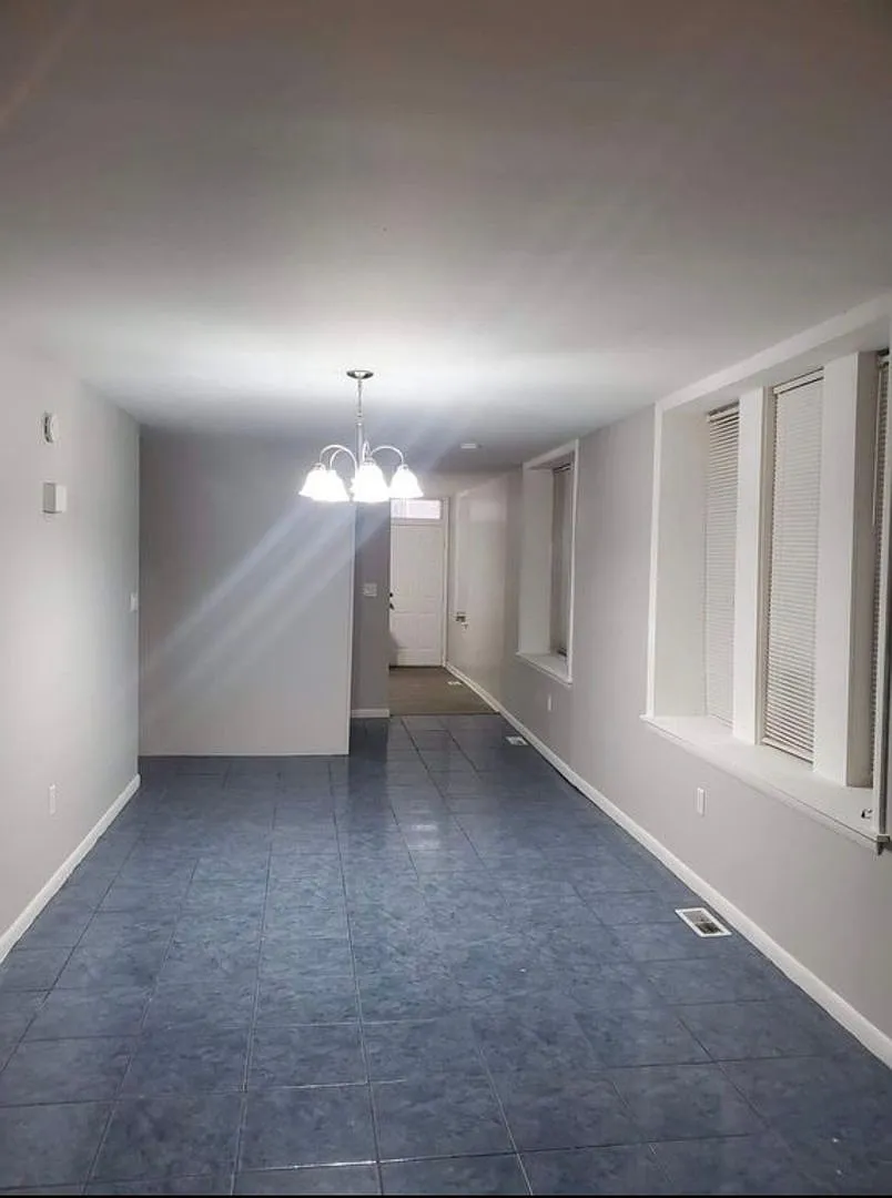 Located in Harrisburg, PA/Harrisburg School District, this 3-bedroom, 2 bathroom home offers a fu... — Photo 2