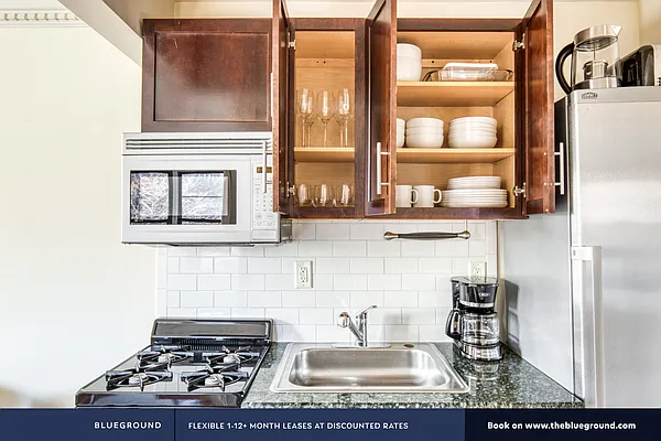 Rented by The Blueground | media 6