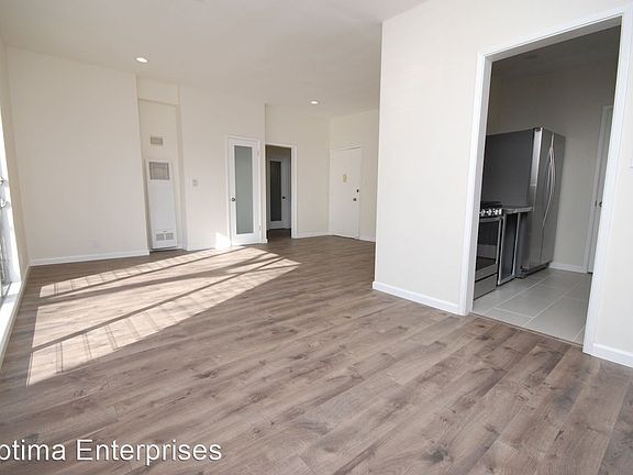 4th image of 1148 N Formosa Ave APT 5