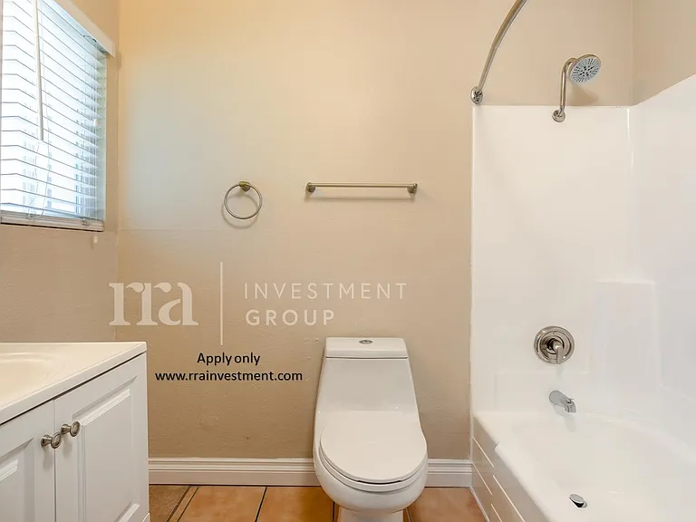 2407 Adams Ave #13 — Photo 10