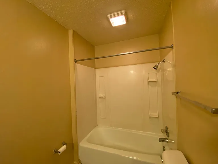 5822 Valley Dr — Photo 3