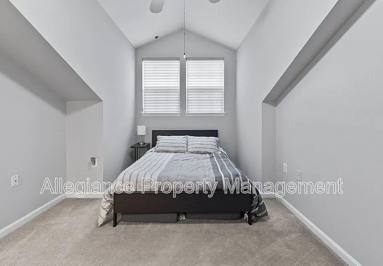 171 Somervelle St #406 — Photo 23