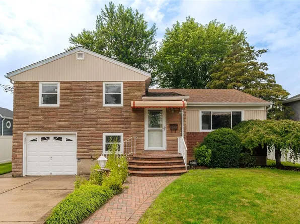 466 Grand Boulevard, Massapequa Park, NY 11762