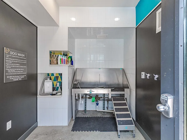 Encore Evans Station Apartments — Photo 9