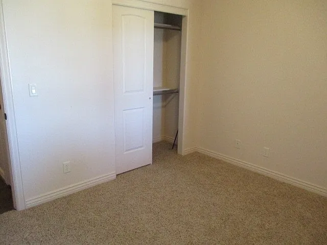 323 S 3525 W — Photo 9