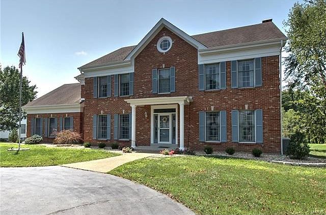 Welcome to 11414 S. 40 Drive.