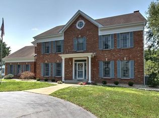 11414 S 40th Dr, Frontenac, MO