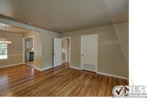 5th image of 211 One Oak Dr
