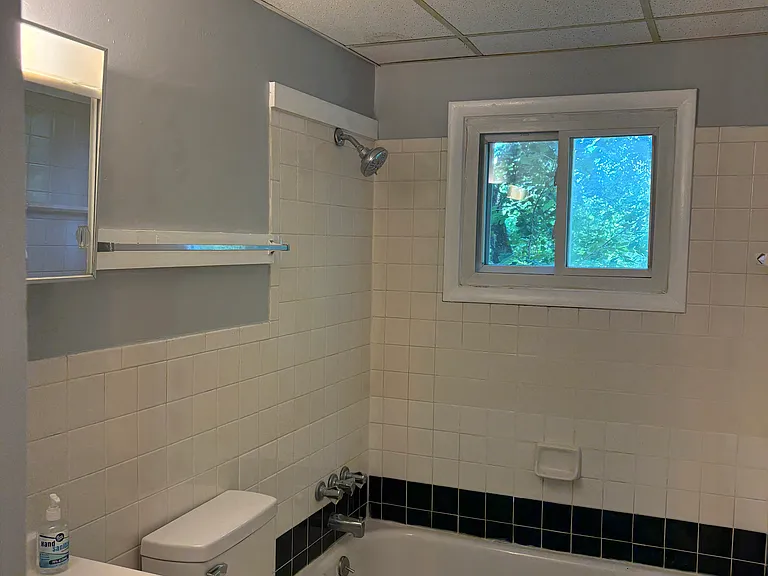 1027 Highland St #7 — Photo 9