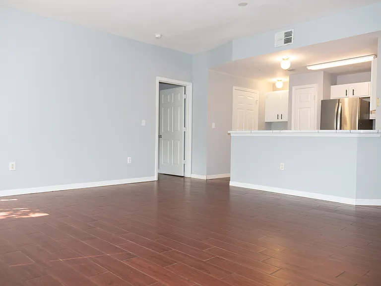 2025 Erving Cir #4207 — Photo 6