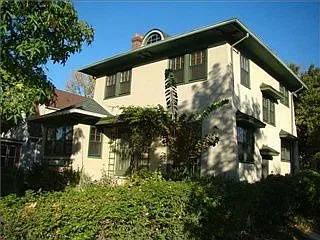 520 Central Ct N photo 1