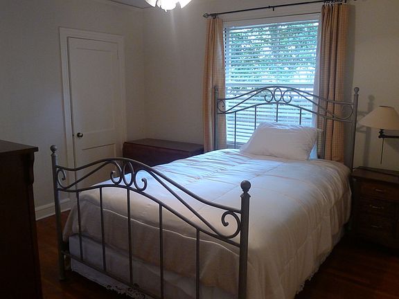 2nd image of 2917 Princeton Ave