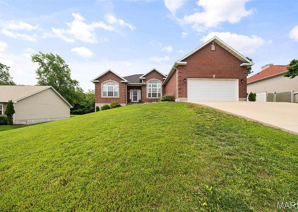 1st image of 304 Dana Renee Dr