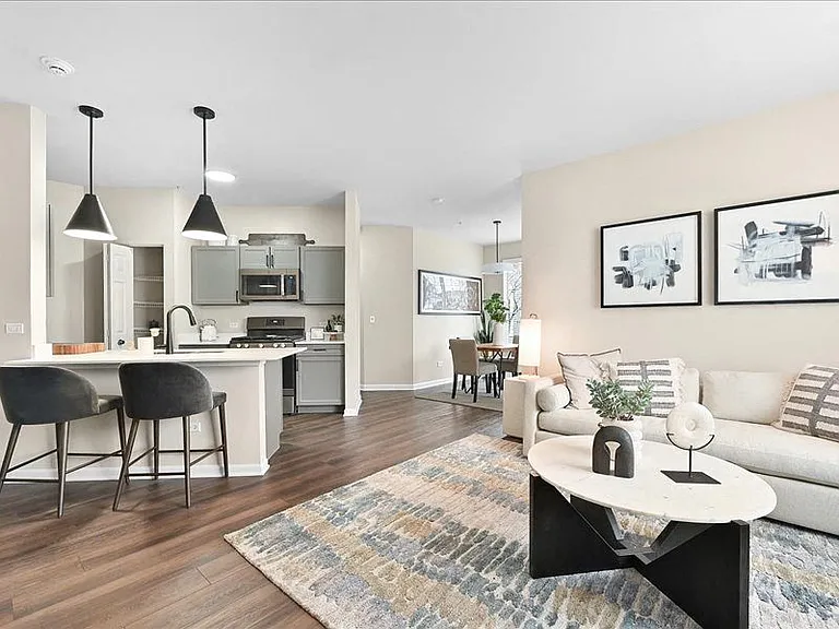 Farmington Lakes Apartments — Photo 34