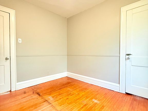 5th image of 3414 Bryant Ave N