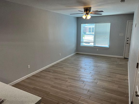 3rd image of 413 E 18th St #39