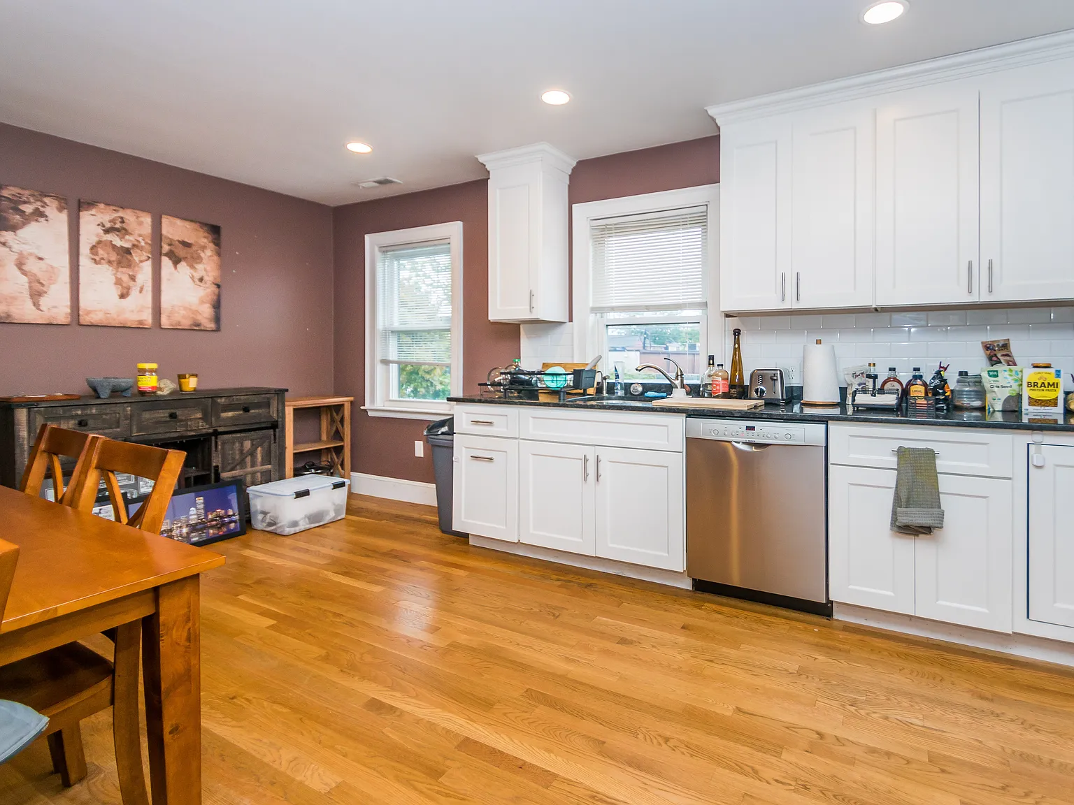 3 bed, 1100 sqft, $3,100 — Photo 1