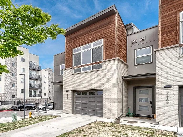 2891 W Parkside Pl — Photo 27