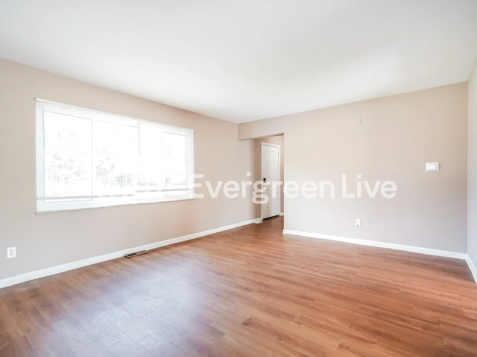 4 bed, 1.5 bath, 1872 sqft, $1,845 — Photo 4