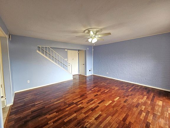 3rd image of 2208 Statler Dr
