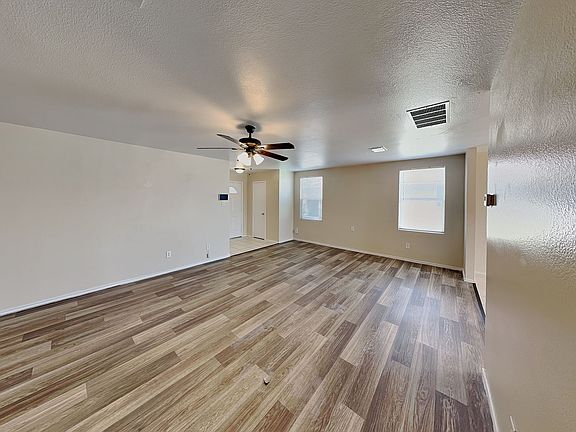 3rd image of 225 Chalk Mountain Dr