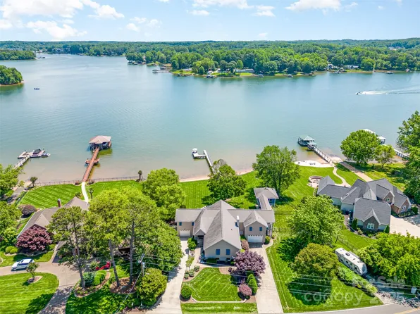 199 Wilson Lake Rd, Mooresville, NC 28117