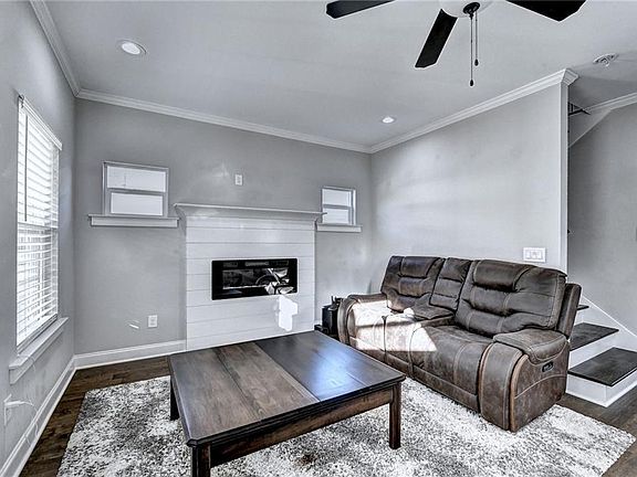 3rd image of 3361 Lee Dr