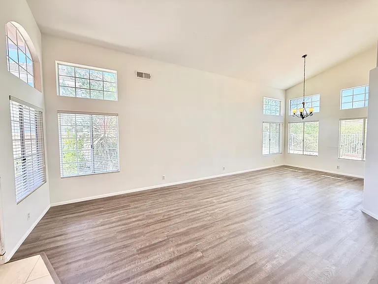 39968 Milkwood Ln — Photo 8