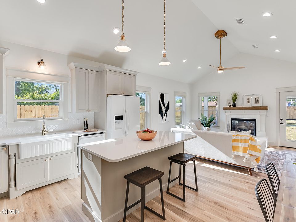 1591 1st St, Southport, FL 32409 | Zillow