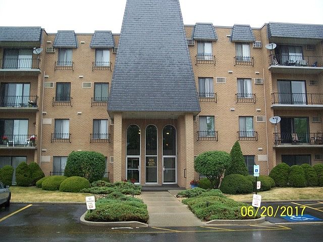 1st image of 931 W Arquilla Dr APT 322