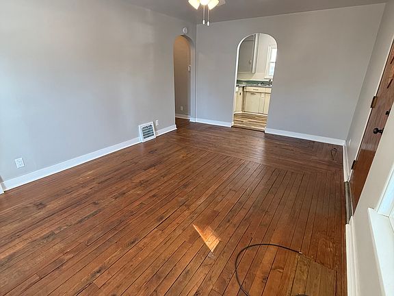 3rd image of 212 W Market St #1