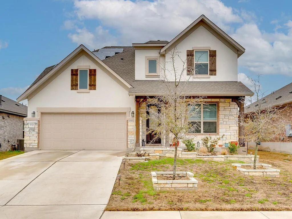 4 bed, 2.5 bath, 2913 sqft, $2,800 — Photo 4