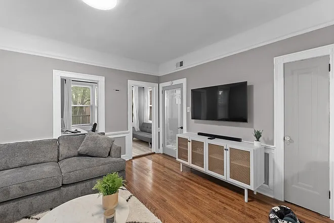 6015 Washington Blvd #A — Photo 4