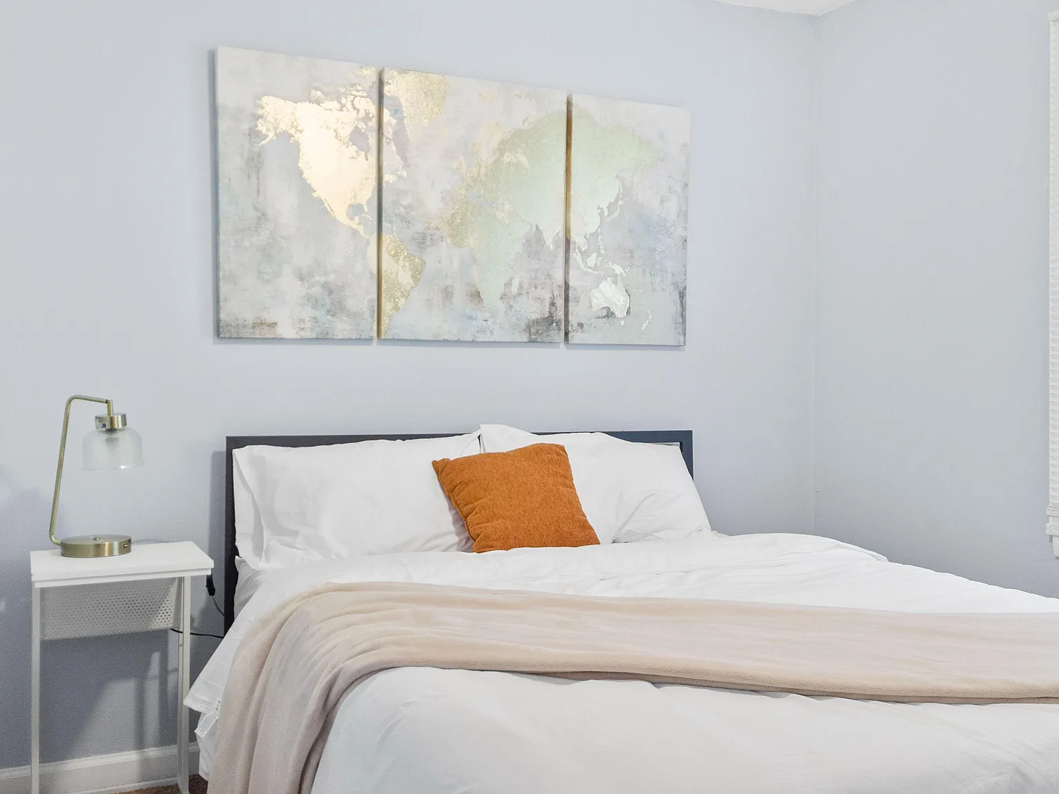 3 bed, 2.0 bath, 1000 sqft, $758 — Photo 1