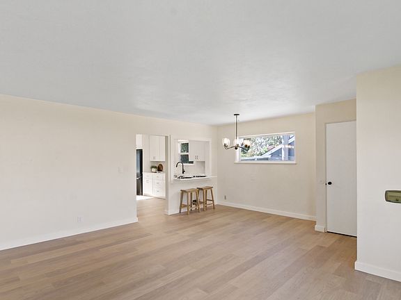 5th image of 2917 W Heroy Ave