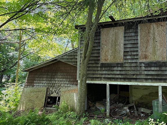 3rd image of 78 E Main St