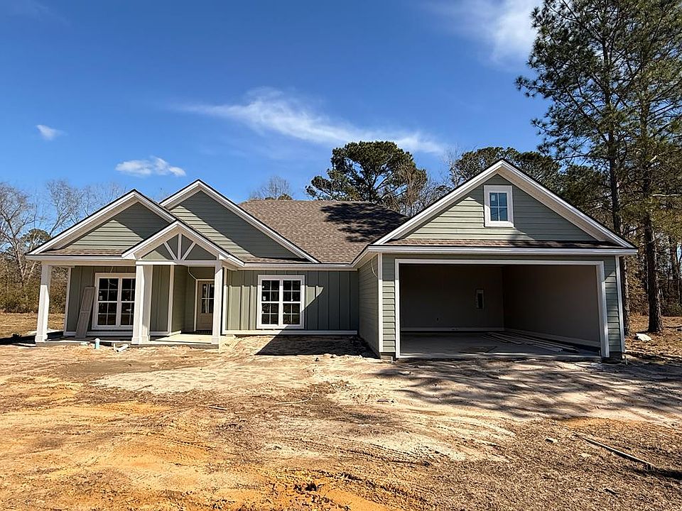 1st image of 2698 Woodland Dr