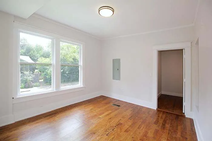 2027 Higbee Ave — Photo 5