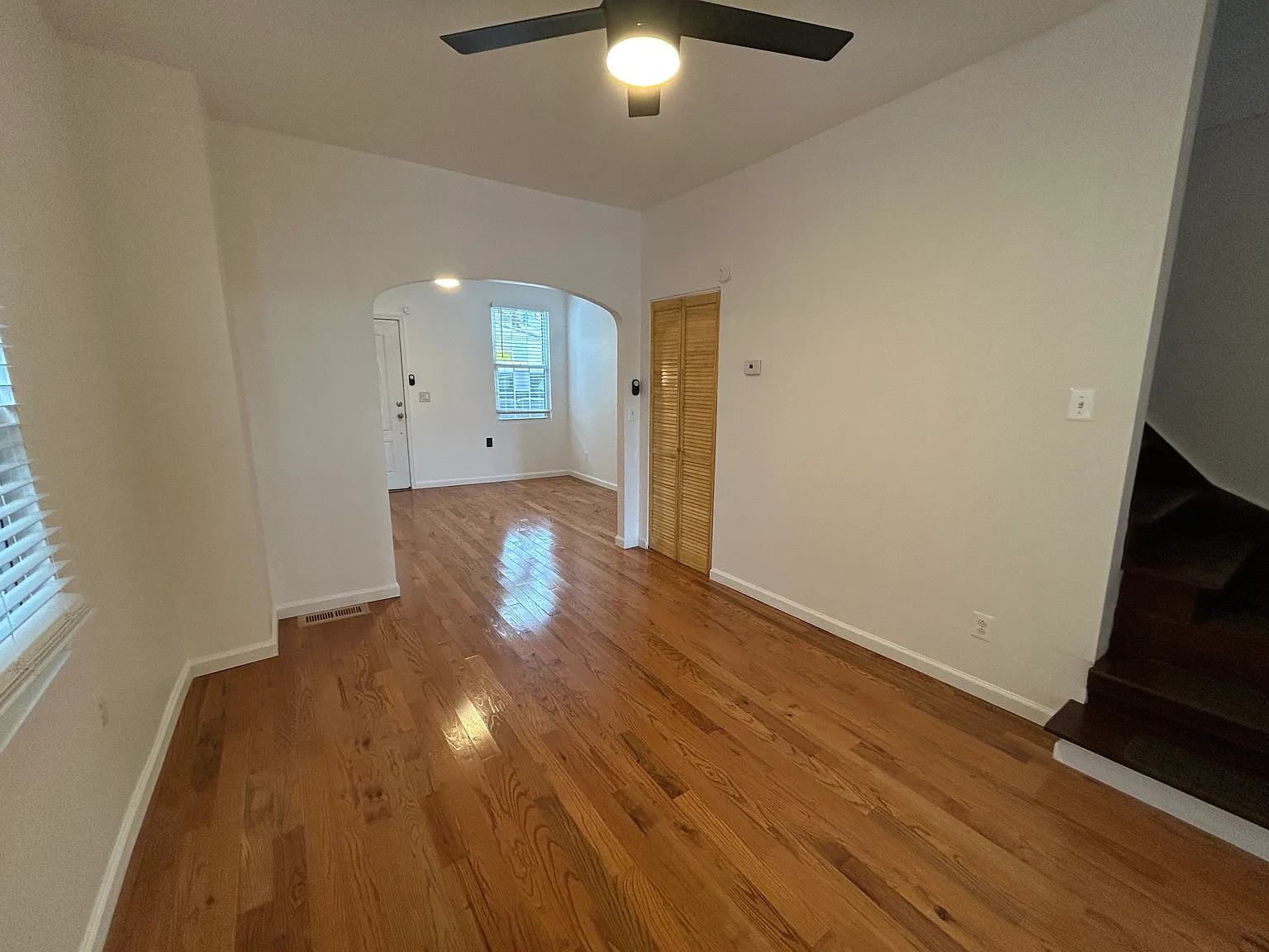 3 bed, 1200 sqft, $2,350 — Photo 2