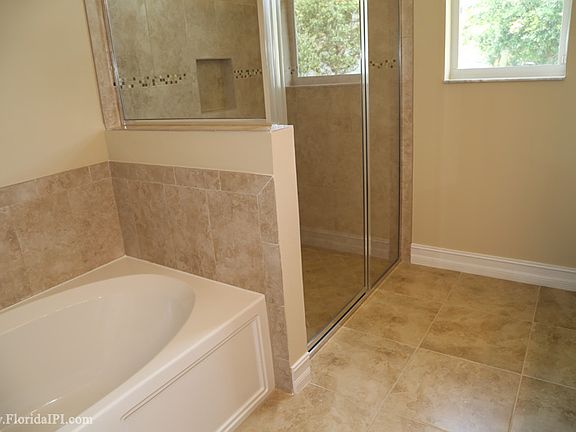 4th image of 6136 NW Denmore Ln