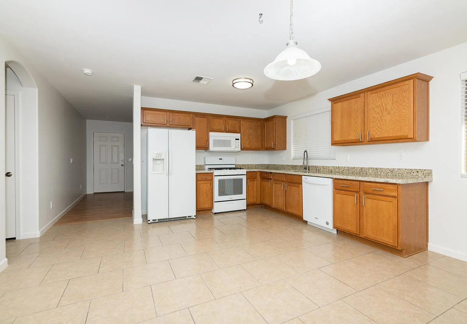 4 bed, 1478 sqft, $2,200 — Photo 3