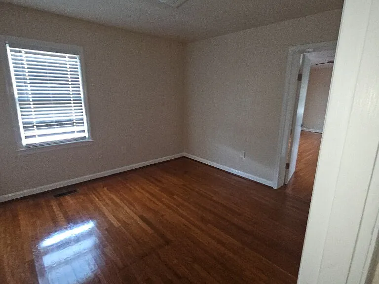 1144 Crull Dr — Photo 4