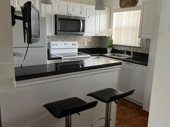 8305 Sunrise Lakes Blvd APT 103, Fort Lauderdale, FL 33322