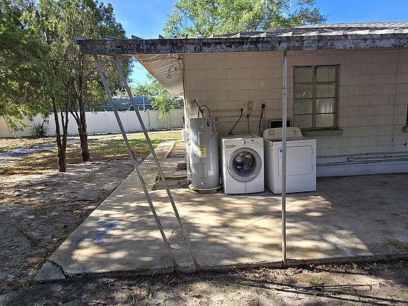 4th image of 217 21st St E